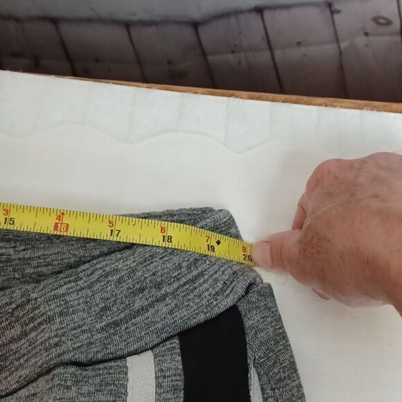 FREE PLANET Mens Sweat Shorts  Gray & Blue New No Tags   ‎ Shorts 40 Wx L 22x11 - Picture 6 of 8